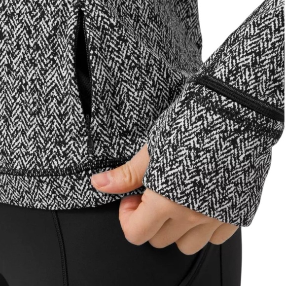 Lululemon Runderful Herringbone Cold Weather Stretch Running Top Sz 10 Like New - Picture 11 of 11